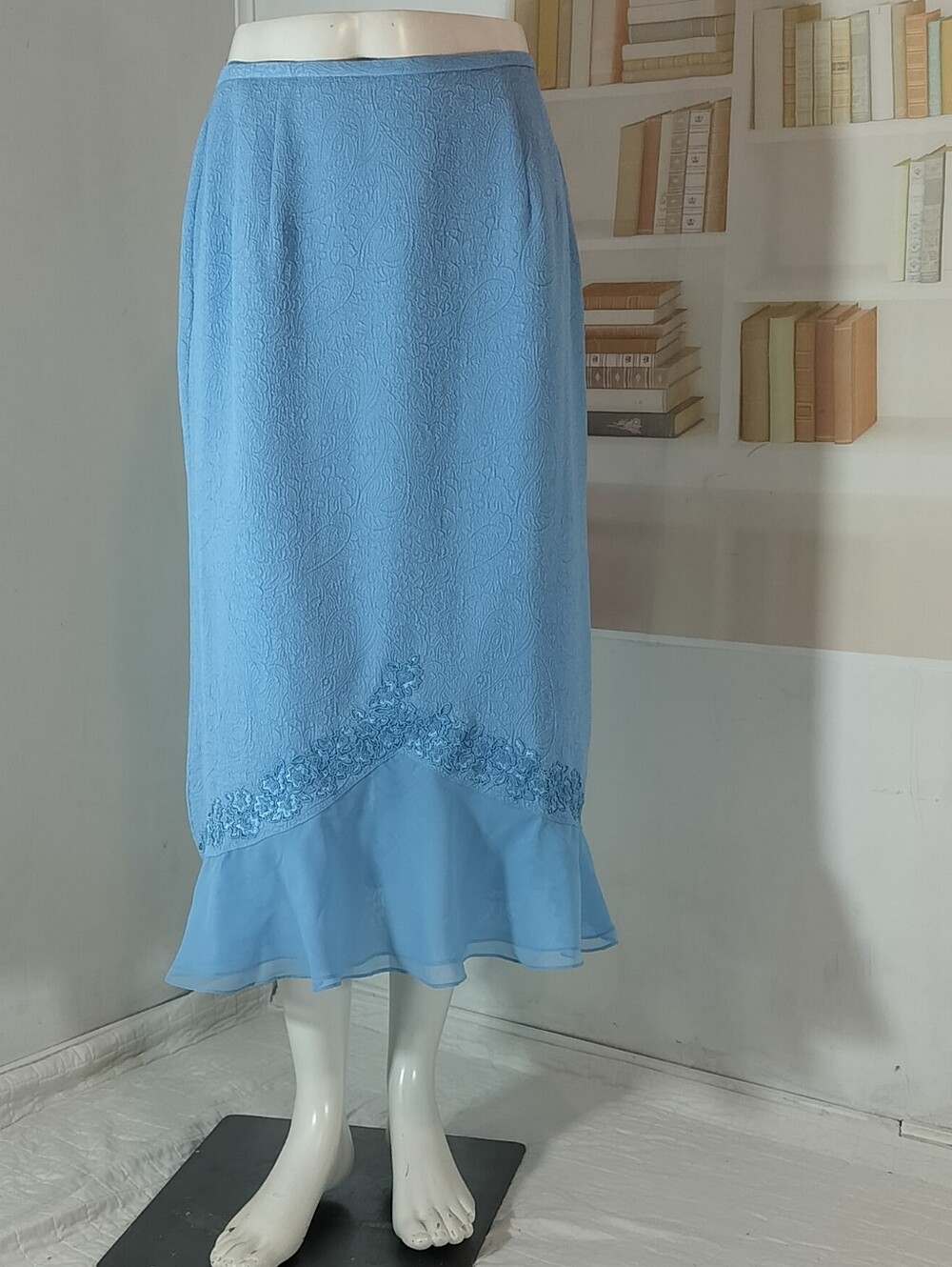Elegant Light Blue Midi Skirt with Ruffle Hem